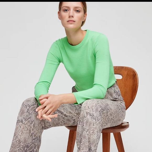 💕2/$20💕Babaton 100% Silk Snakeskin Print Pant - Picture 3 of 12